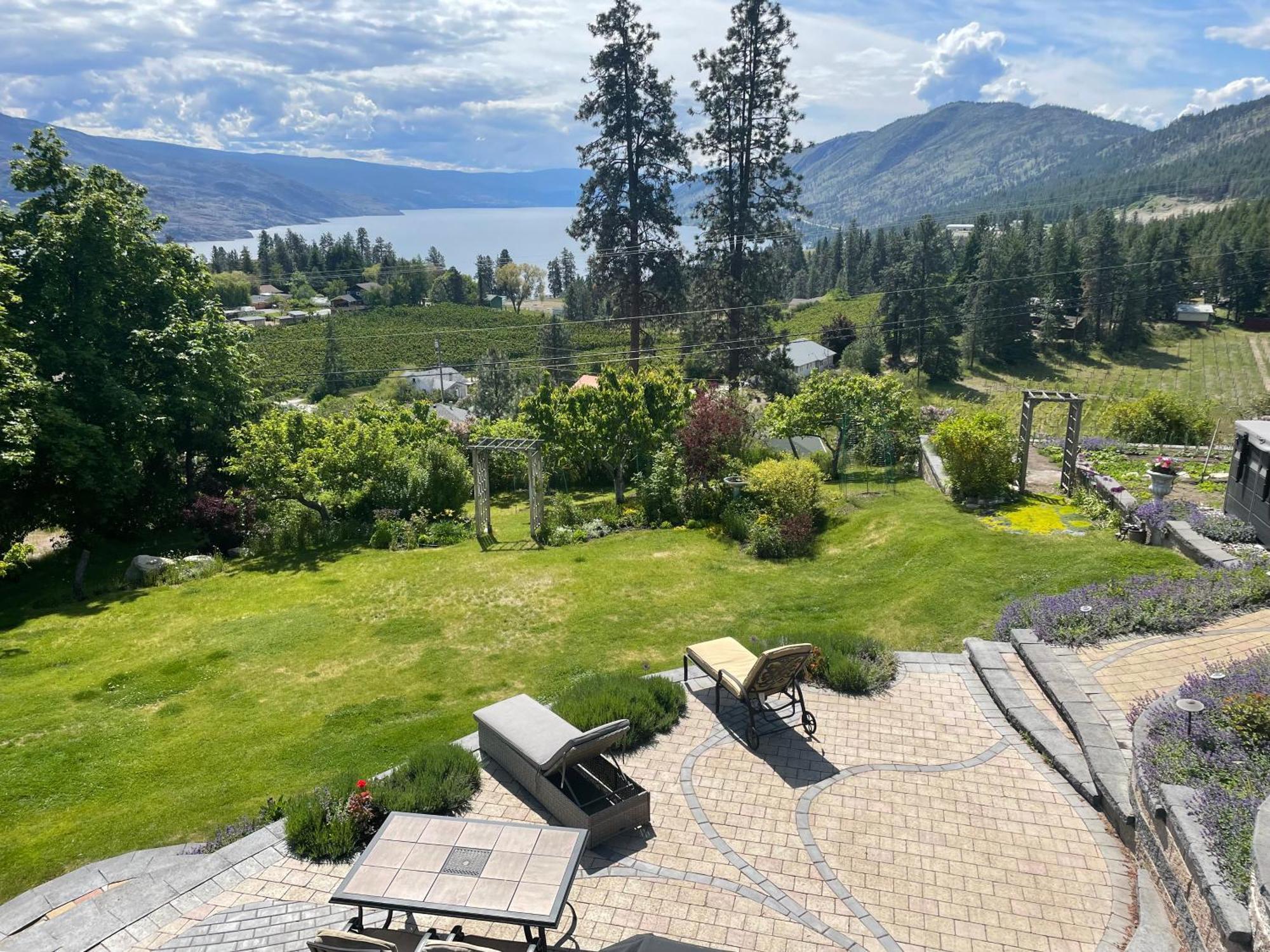 Lakeview Gardens B&B Peachland Dış mekan fotoğraf